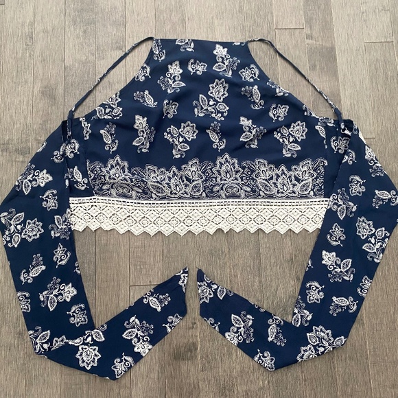 Like New Abercrombie & Fitch Tie Back Top - Picture 6 of 8